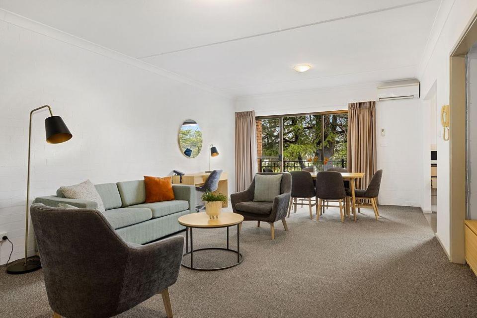 Oxley Court Serviced Apartments Canberra Zewnętrze zdjęcie