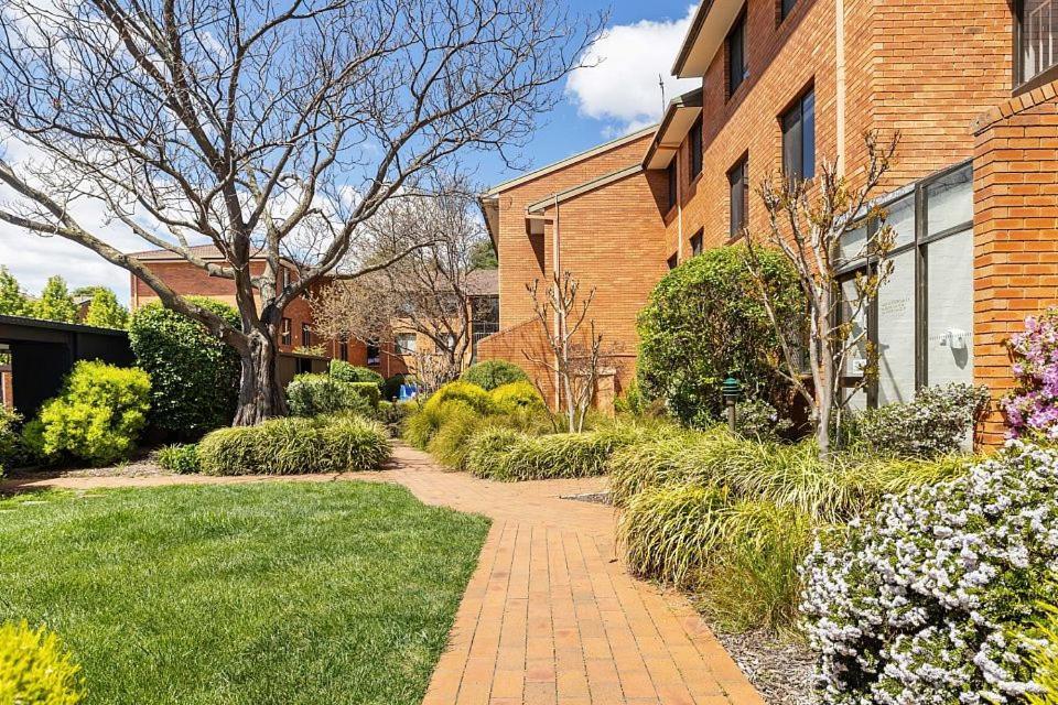 Oxley Court Serviced Apartments Canberra Zewnętrze zdjęcie