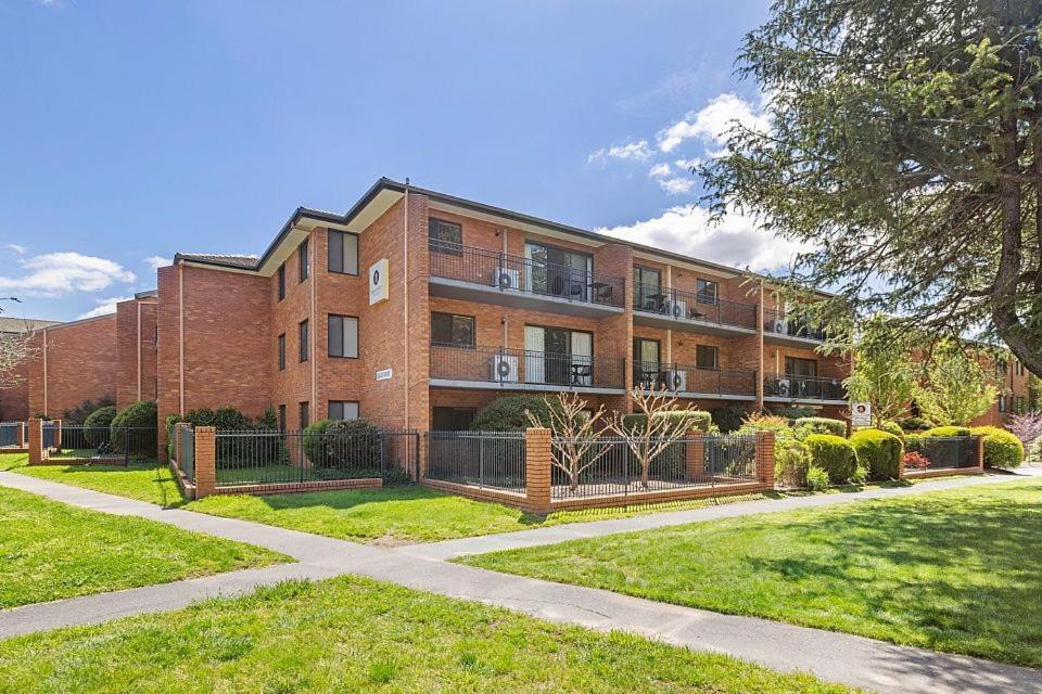 Oxley Court Serviced Apartments Canberra Zewnętrze zdjęcie