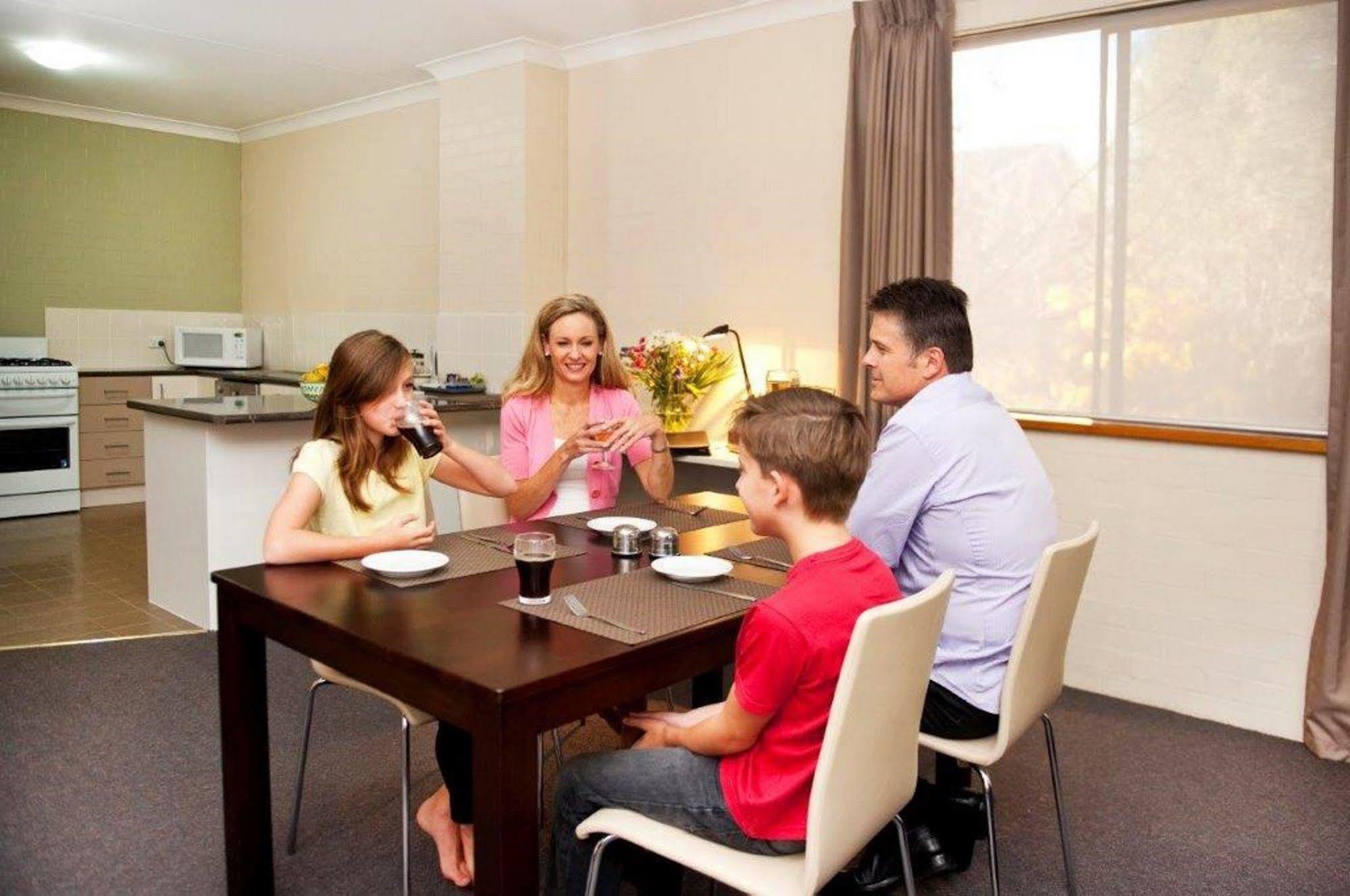 Oxley Court Serviced Apartments Canberra Zewnętrze zdjęcie