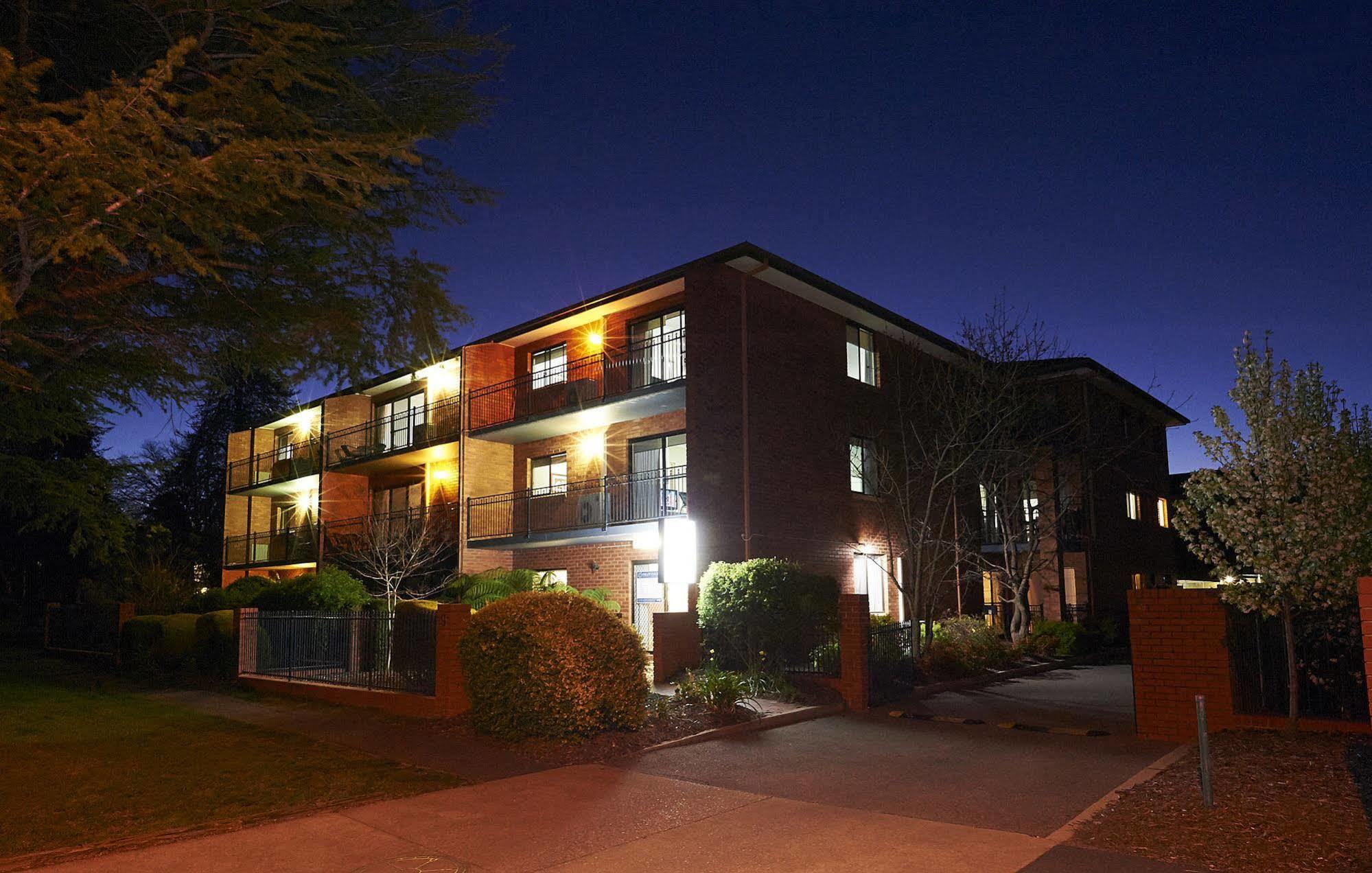 Oxley Court Serviced Apartments Canberra Zewnętrze zdjęcie